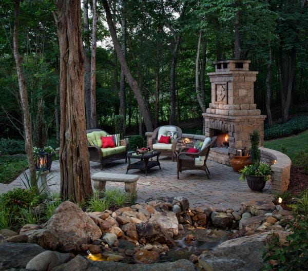 Fire Pits Convey Incredible Ambiances
